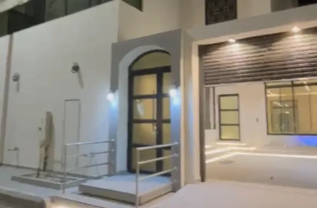 للبيع دبلكس متصل دورين و ملحق – الجشة حي البريد ( النخيل )