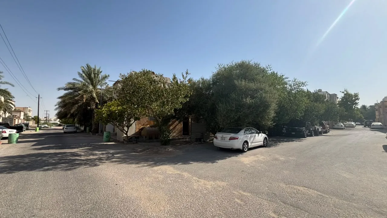 للبيع ارض سكنية زاوية في العمران صك حر