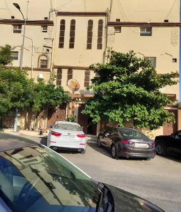 للبيع عمارة سكنية تتكون من 6 شقق في حي المحدود/د