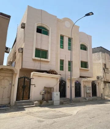 عمارة + ارض للبيع في حي السلمانية الثالث (طريق الرياض)
