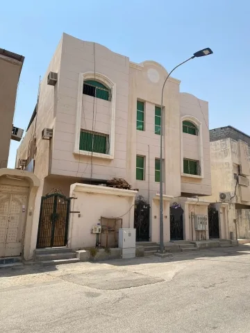 عمارة + ارض للبيع في حي السلمانية الثالث (طريق الرياض)