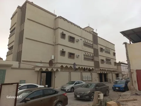 للبيع عمارة سكنية في حي العمران
