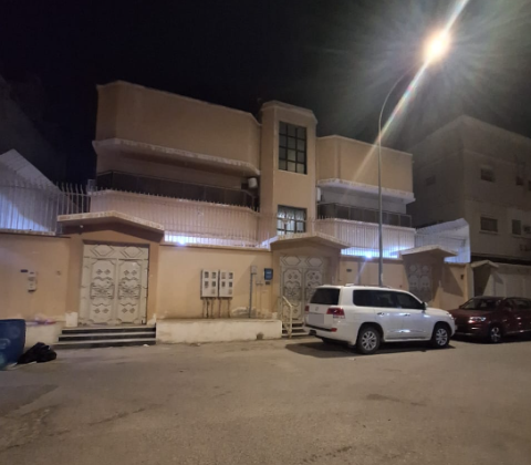 للبيع عمارة سكنية في حي الاندلس