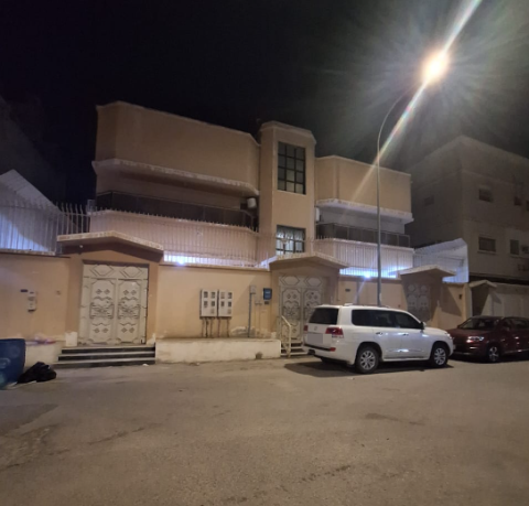 للبيع عمارة سكنية في حي الاندلس